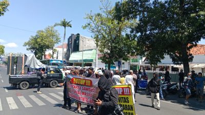 Warga dan LSM Siti Jenar Desak Pemerintah Tegas: Tutup Stockpile Sawdust Banyuglugur, Evaluasi Tambang SIPB