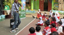 Kak Harris Bawa Semangat Literasi ke SDN Jati 01, Anak-Anak Antusias Ikuti Dongeng